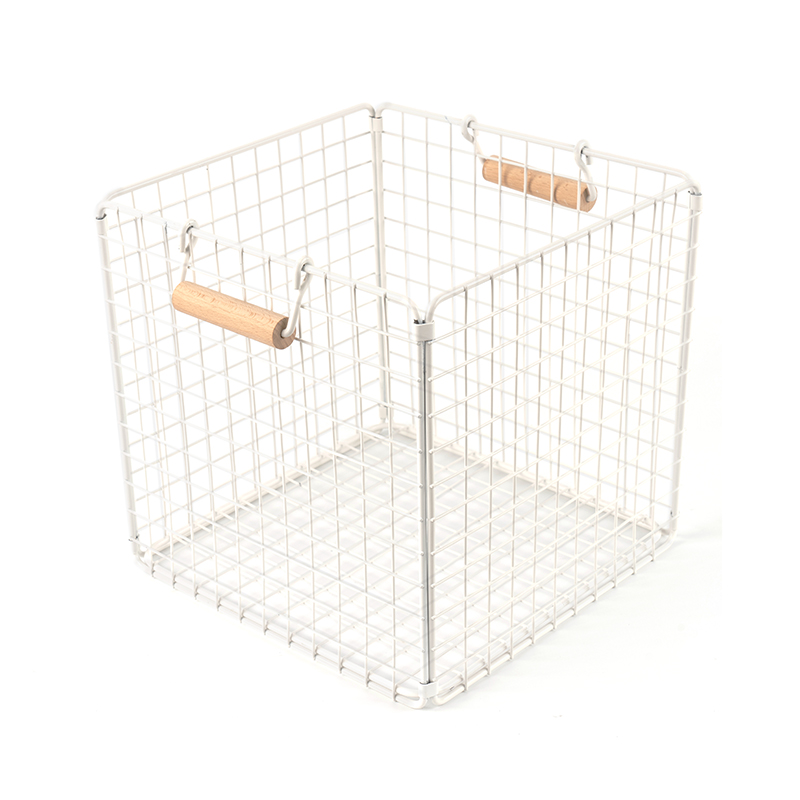 Wire at Baskets cum ligneis ansis ad Pantry