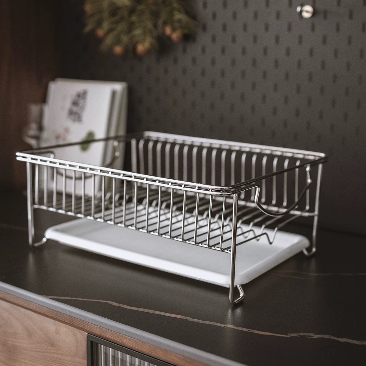 How Does a Metal Home Storage Rack Compare to a ligneo?